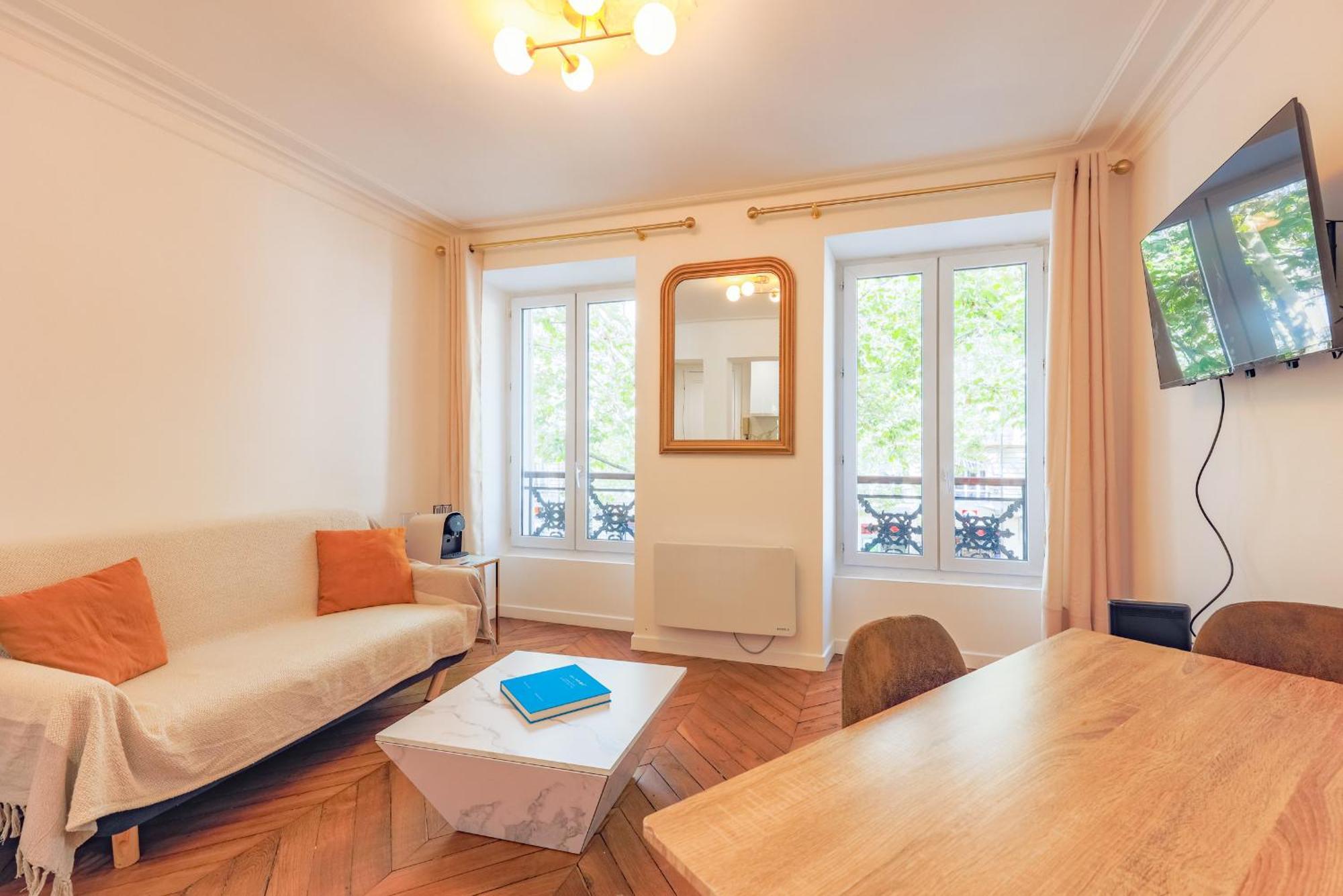 Superbe Appartement, 2