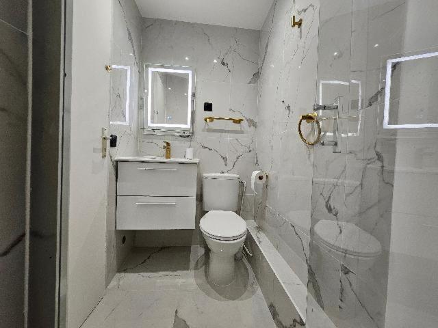Superbe Appartement, 2